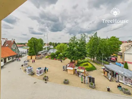 Mikołajki ,  Plac Wolności   18