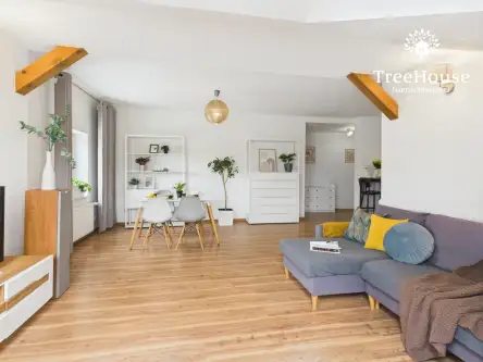 Mikołajki ,  Plac Wolności   5