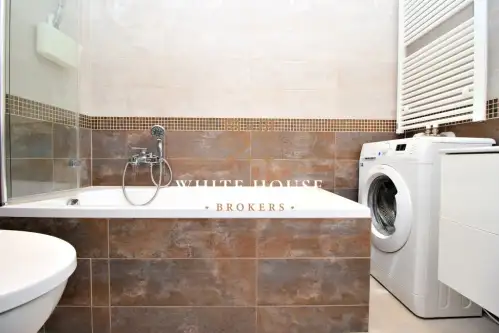 Kraków ,  Powstańców   9