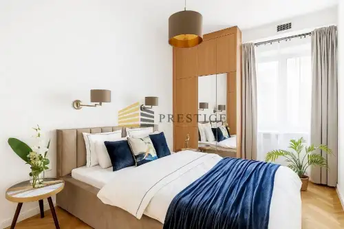 Warszawa ,  Wiejska   10