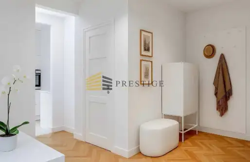 Warszawa ,  Wiejska   9