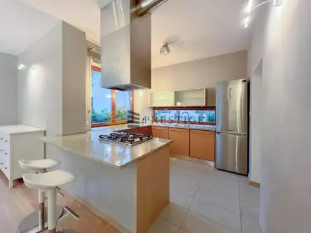 Warszawa ,  Siekierkowska   6