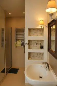 Warszawa ,  Łucka   8