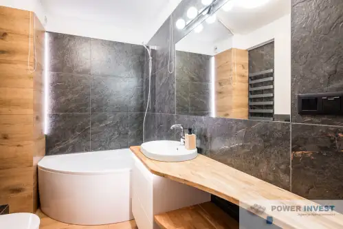 Kraków ,  Tarnobrzeska   10