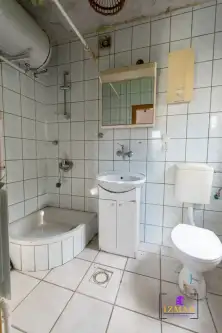 Niegowonice ,  Dąbrowska   7