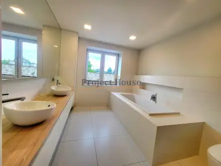 Zgierz ,  Sukiennicza   12