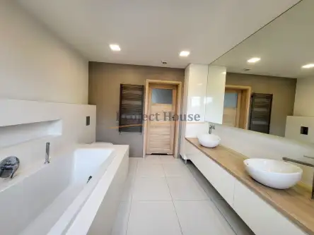 Zgierz ,  Sukiennicza   13