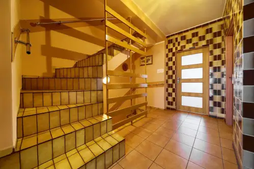 Głogów ,  Sportowa   15