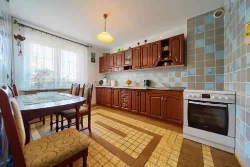 Głogów ,  Sportowa   17