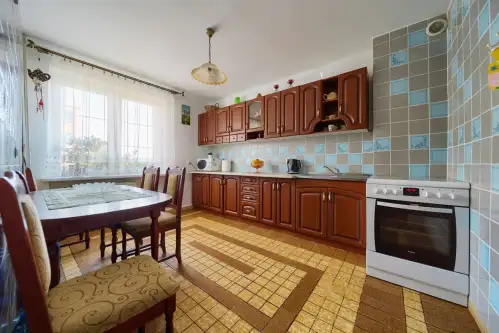 Głogów ,  Sportowa   3