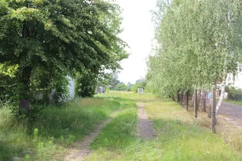 Mała wieś przy drodze   2