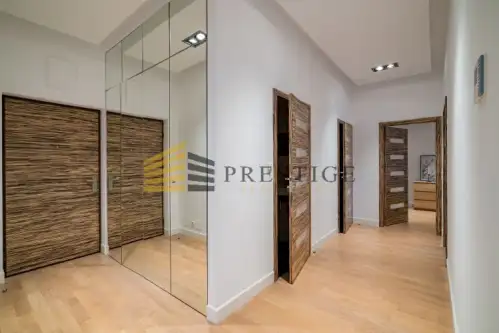 Warszawa ,  Pokorna   11