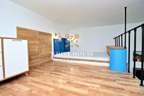 Kraków ,  Powstańców   11