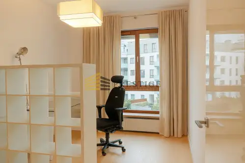 Warszawa ,  Al. Rzeczypospolitej   5