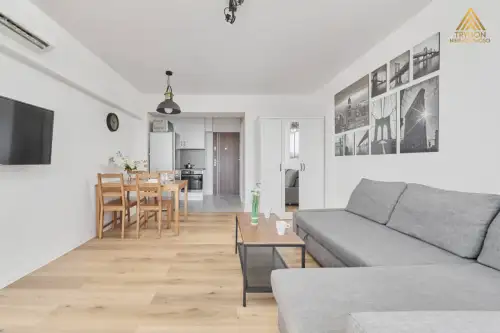 Wrocław ,  Grabiszyńska   4