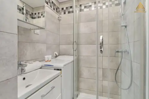 Wrocław ,  Grabiszyńska   8