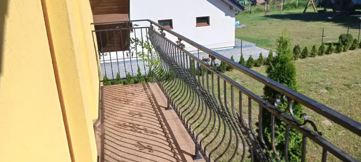 Dąbrówka ,  Akacjowa   19