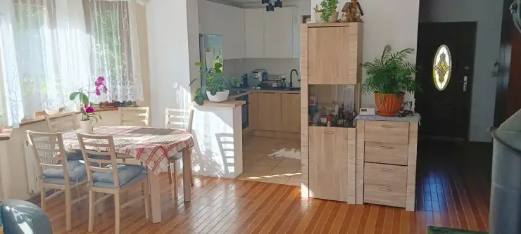 Dąbrówka ,  Akacjowa   8