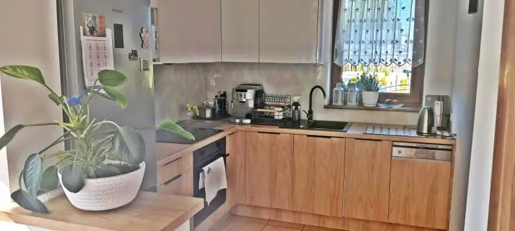 Dąbrówka ,  Akacjowa   9