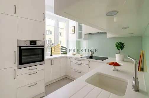 Warszawa ,  Wiejska   6