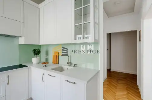 Warszawa ,  Wiejska   7