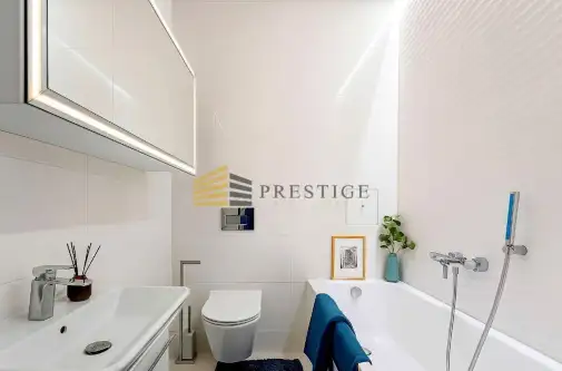 Warszawa ,  Wiejska   8