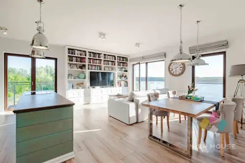 Olsztyn ,  Armii Krajowej   15