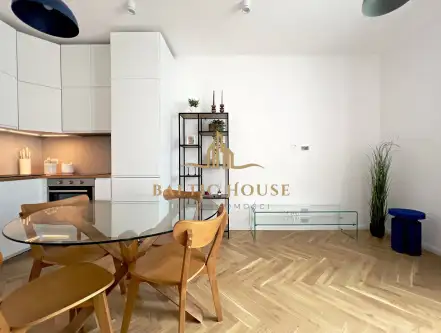 Gdynia ,  Żwirki i Wigury   2