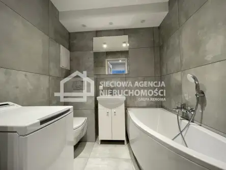 Gdynia ,  Boh. Starówki Warszawskiej   8