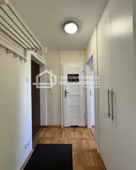 Gdynia ,  Bohaterów Starówki Warszawskiej   11