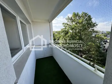 Gdynia ,  Bohaterów Starówki Warszawskiej   12