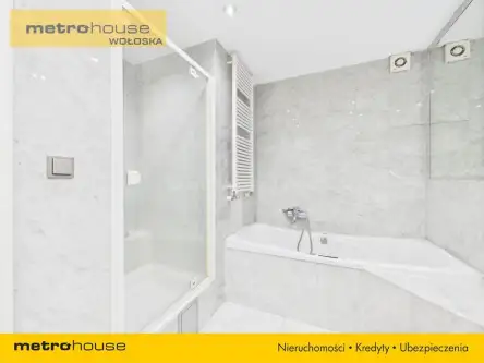 Warszawa ,  al. Jana Pawła II   5