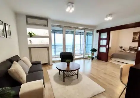 Warszawa ,  Aleja Jana Pawła Ii   3