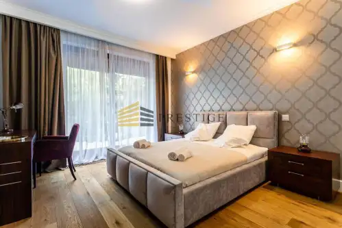 Warszawa ,  Grzybowska   10