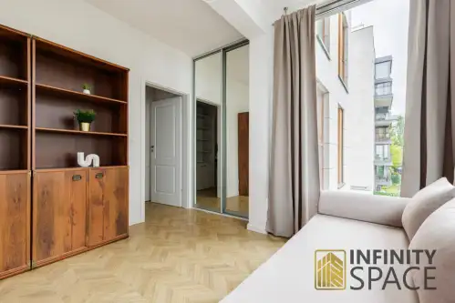 Warszawa ,  Obrzeżna   10