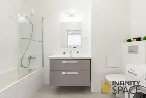 Warszawa ,  Obrzeżna   11