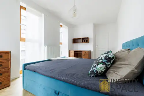 Warszawa ,  Obrzeżna   8