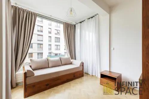 Warszawa ,  Obrzeżna   9