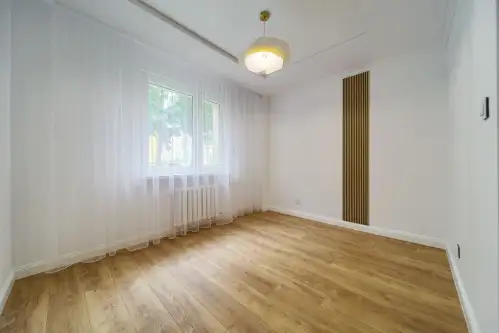 Głogów ,  Kosmonautów Polskich   12