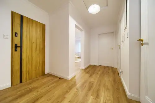 Głogów ,  Kosmonautów Polskich   15