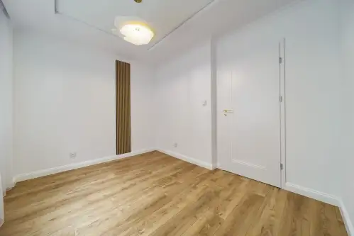 Głogów ,  Kosmonautów Polskich   16