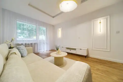 Głogów ,  Kosmonautów Polskich   3