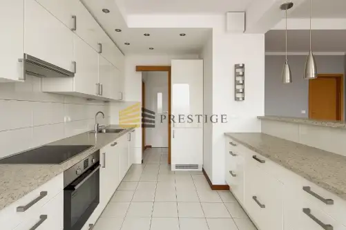 Warszawa ,  Cybernetyki   3