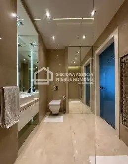 Gdynia ,  A. Hryniewickiego   12