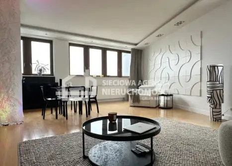 Gdynia ,  A. Hryniewickiego   3