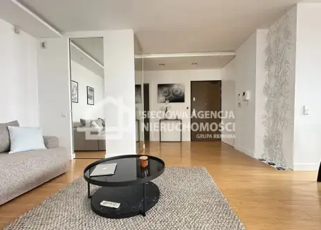 Gdynia ,  A. Hryniewickiego   4