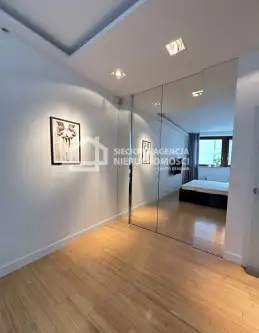 Gdynia ,  A. Hryniewickiego   9