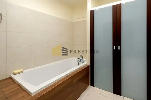 Warszawa ,  Gwiaździsta   8