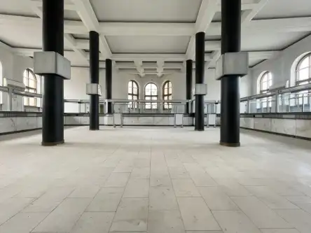 Ostrowiec świętokrzyski ,  Rynek   6