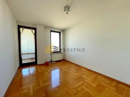 Warszawa ,  Aleja Jana Pawła Ii   11